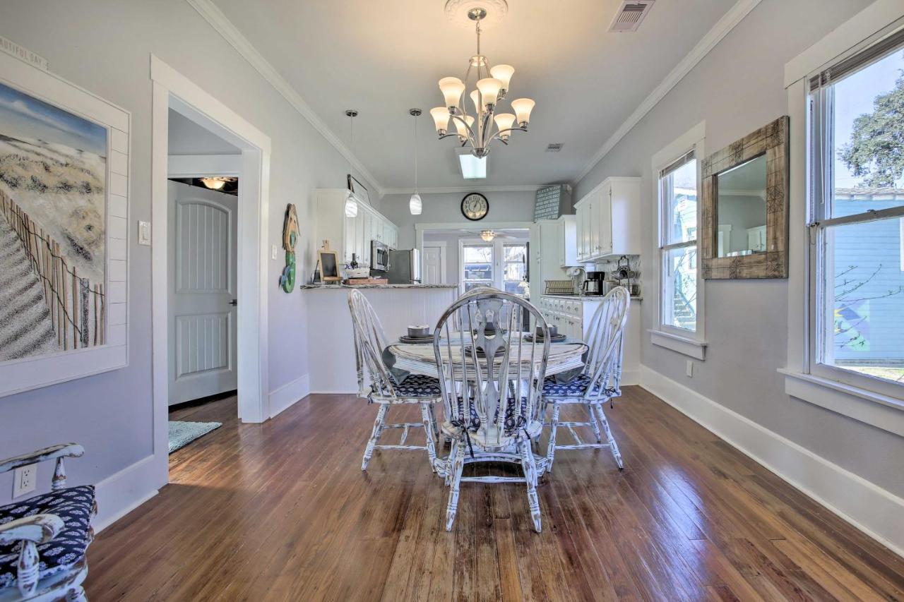 Cozy Beach Bungalow Near Galveston Seawall And Pier Ngoại thất bức ảnh