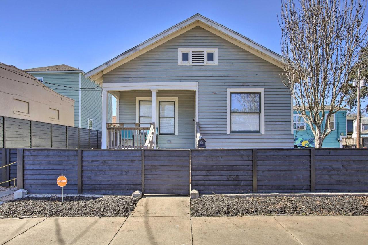 Cozy Beach Bungalow Near Galveston Seawall And Pier Ngoại thất bức ảnh