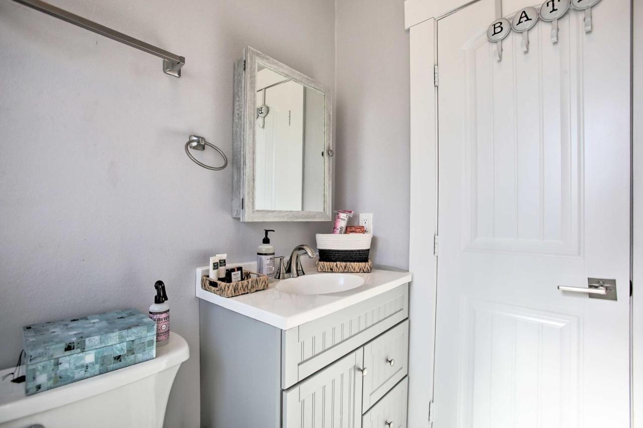 Cozy Beach Bungalow Near Galveston Seawall And Pier Ngoại thất bức ảnh